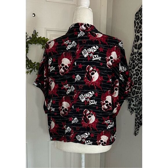 Social Collision Flaming Skulls Allover Print Girls Woven Button-Up (Med) - Picture 3 of 8